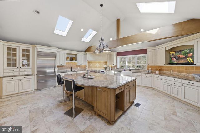 7 MONROE PL, Cranbury, NJ 08512