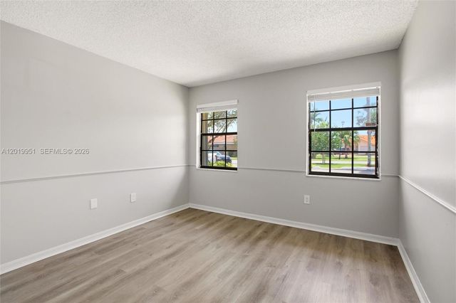 8359 NW 189th St Rd, Hialeah, FL 33015