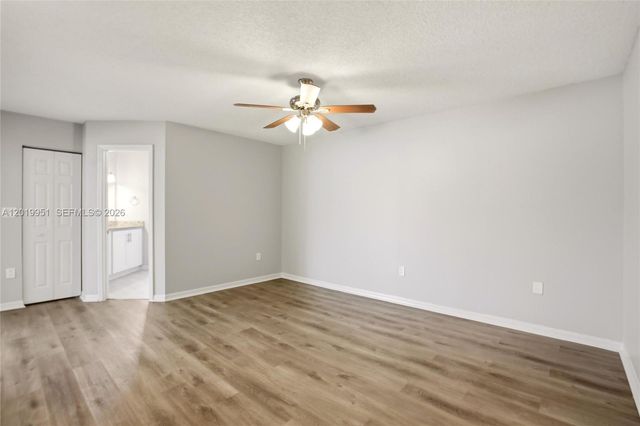 8359 NW 189th St Rd, Hialeah, FL 33015