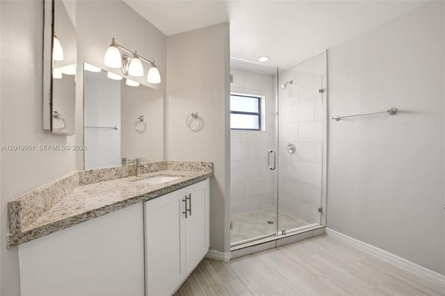 8359 NW 189th St Rd, Hialeah, FL 33015