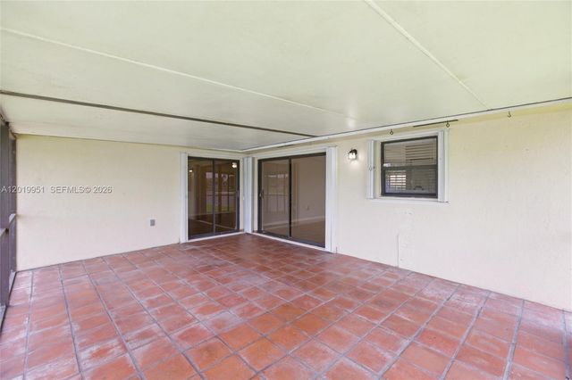 8359 NW 189th St Rd, Hialeah, FL 33015