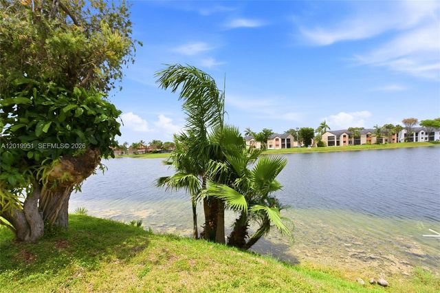 8359 NW 189th St Rd, Hialeah, FL 33015