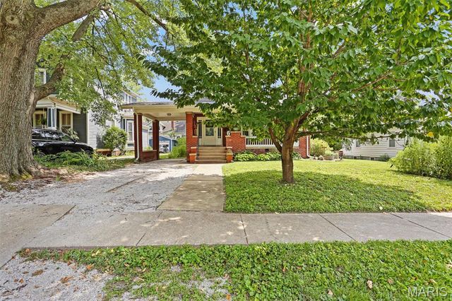 6 Halleck Avenue, Edwardsville, IL 62025