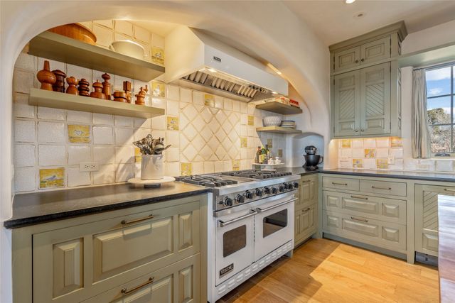 18 Summer Storm Circle, Santa Fe, NM 87506