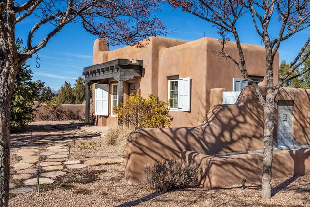18 Summer Storm Circle, Santa Fe, NM 87506