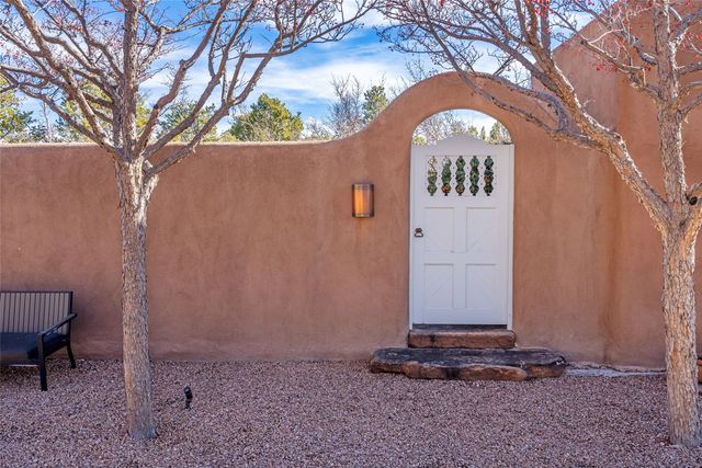 18 Summer Storm Circle, Santa Fe, NM 87506