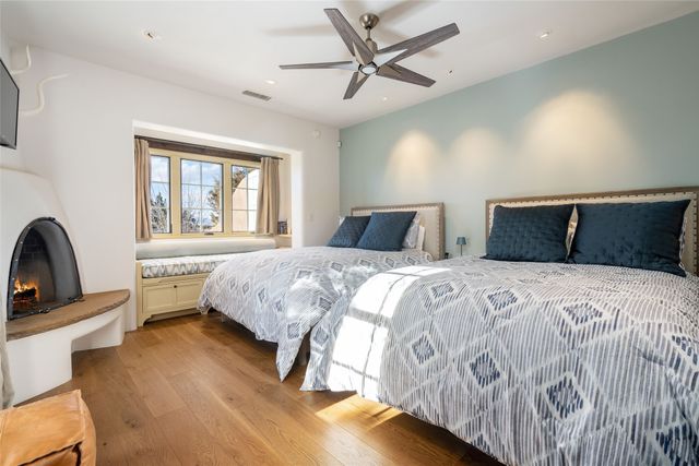 18 Summer Storm Circle, Santa Fe, NM 87506