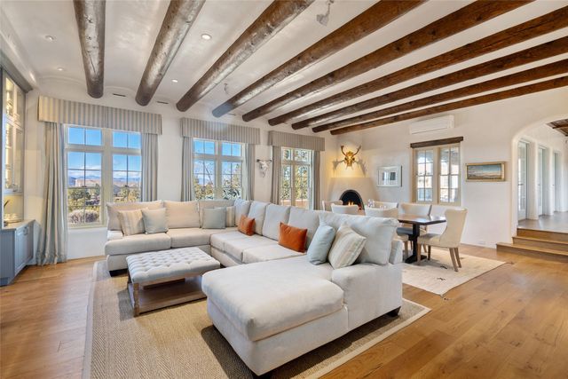 18 Summer Storm Circle, Santa Fe, NM 87506