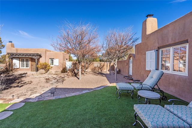 18 Summer Storm Circle, Santa Fe, NM 87506