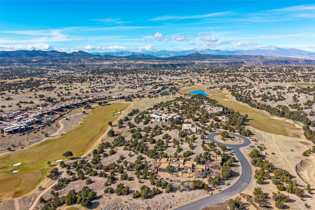 18 Summer Storm Circle, Santa Fe, NM 87506