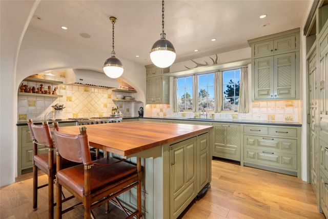 18 Summer Storm Circle, Santa Fe, NM 87506