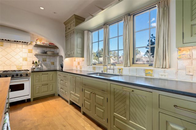 18 Summer Storm Circle, Santa Fe, NM 87506