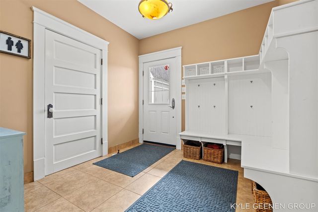 122 E Central Avenue, Zeeland, MI 49464