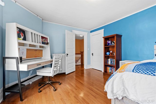 122 E Central Avenue, Zeeland, MI 49464