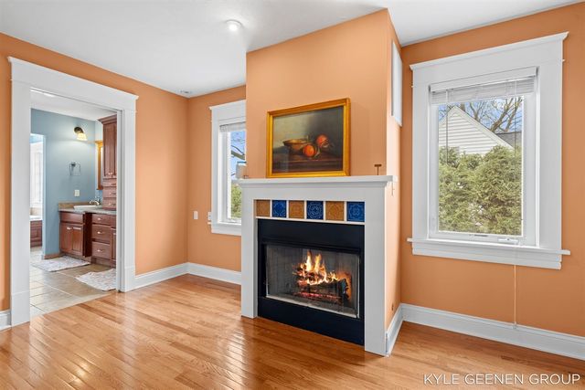 122 E Central Avenue, Zeeland, MI 49464