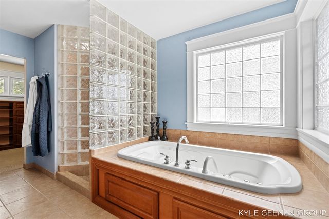 122 E Central Avenue, Zeeland, MI 49464