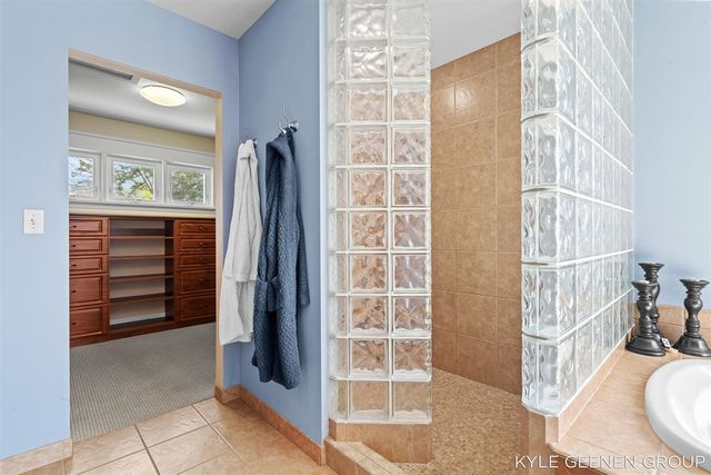 122 E Central Avenue, Zeeland, MI 49464