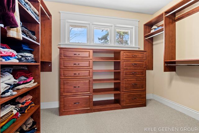 122 E Central Avenue, Zeeland, MI 49464