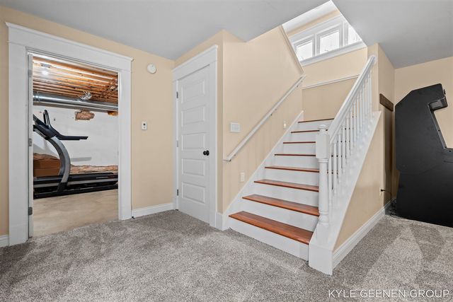 122 E Central Avenue, Zeeland, MI 49464