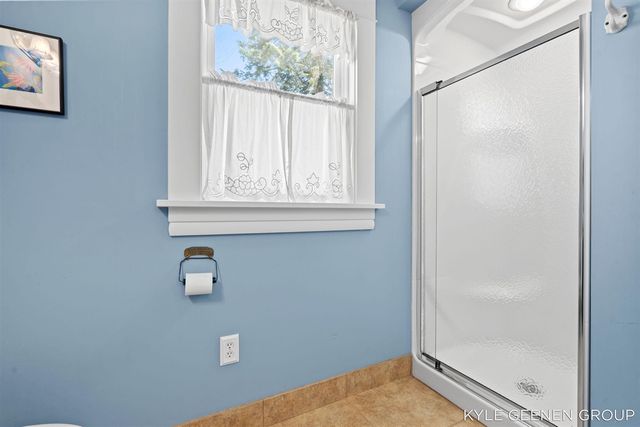 122 E Central Avenue, Zeeland, MI 49464
