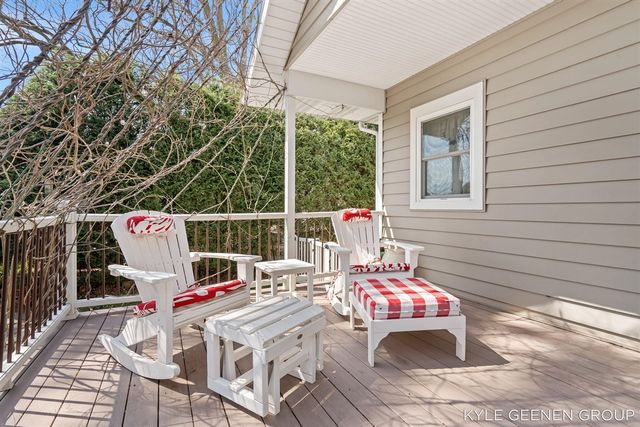 122 E Central Avenue, Zeeland, MI 49464