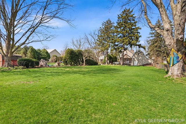 122 E Central Avenue, Zeeland, MI 49464