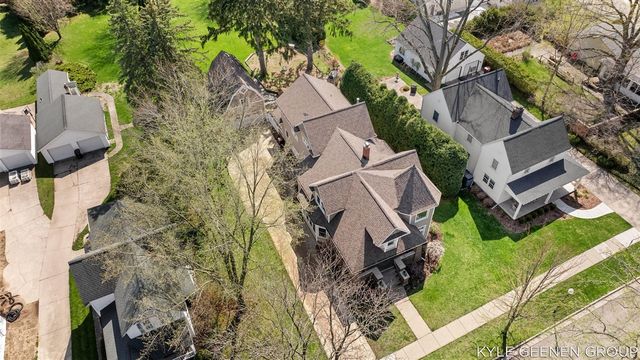 122 E Central Avenue, Zeeland, MI 49464