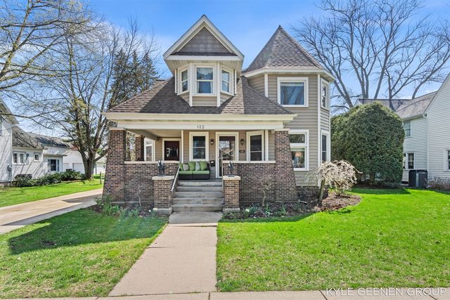 122 E Central Avenue, Zeeland, MI 49464
