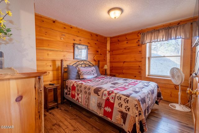 336 Big Bear Way, Pigeon Forge, TN 37863