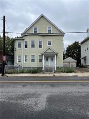 397 PAWTUCKET Avenue 2, Pawtucket, RI 02860