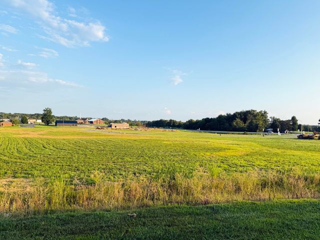 104 Carlton Crossing, Lawrenceburg, KY 40342