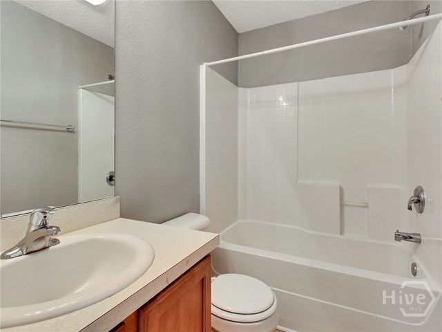 995 Canyon Oak Loop, Richmond Hill, GA 31324