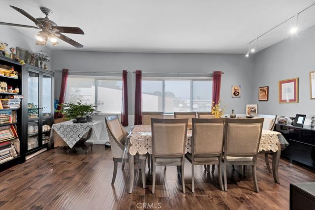 6323 Reseda Blvd 13, Tarzana, CA 91335