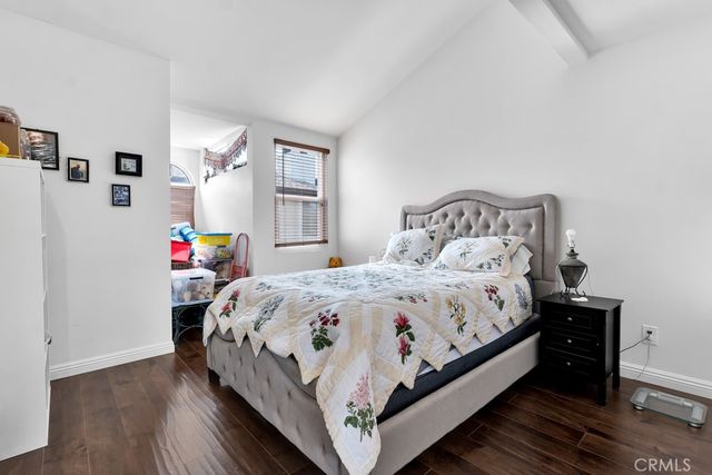 6323 Reseda Blvd 13, Tarzana, CA 91335