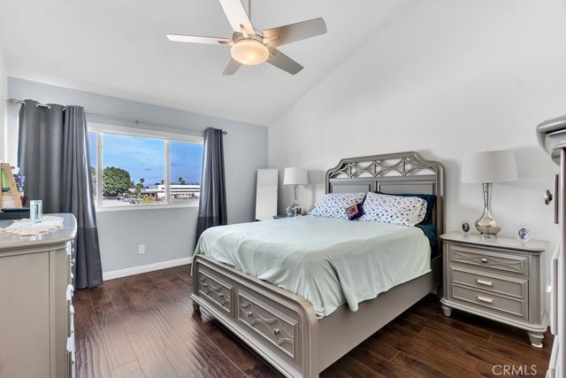 6323 Reseda Blvd 13, Tarzana, CA 91335