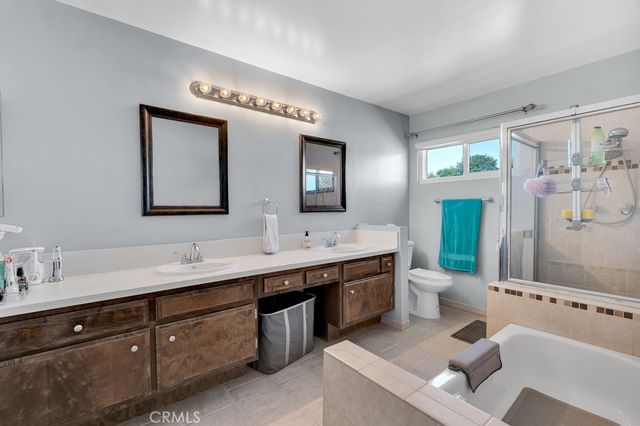 6323 Reseda Blvd 13, Tarzana, CA 91335