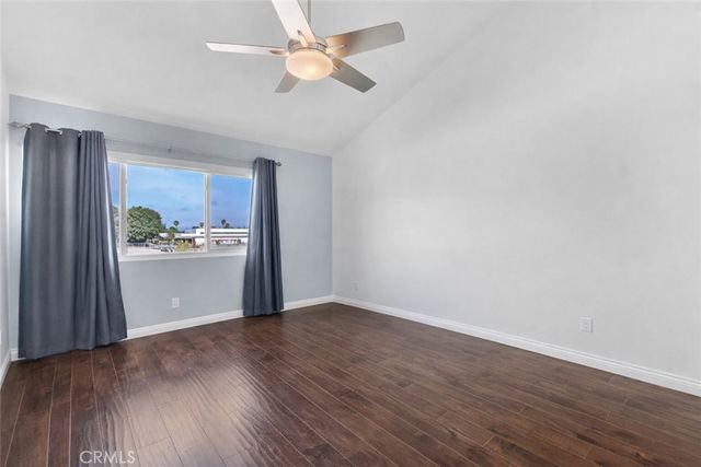 6323 Reseda Blvd 13, Tarzana, CA 91335