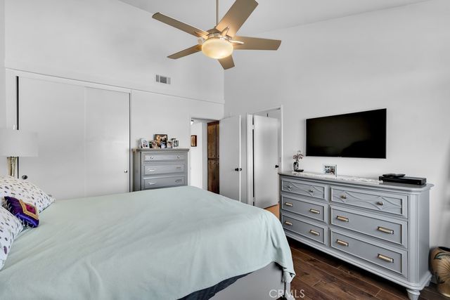 6323 Reseda Blvd 13, Tarzana, CA 91335