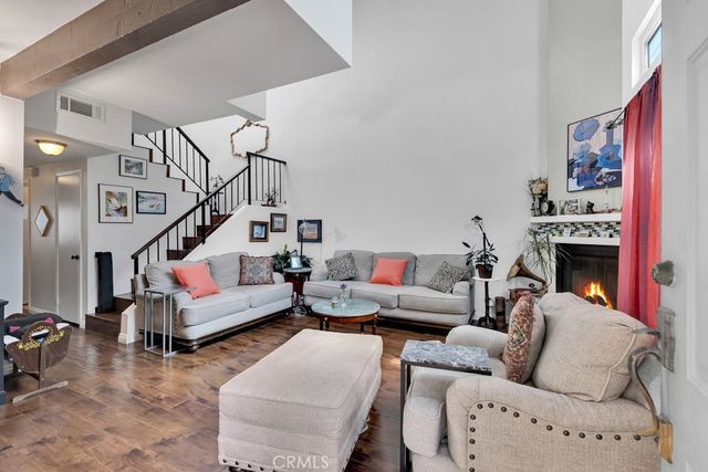 6323 Reseda Blvd 13, Tarzana, CA 91335