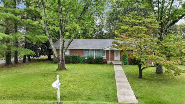112 N Linda Dr, Shelbyville, TN 37160