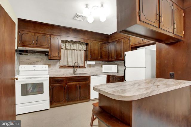 169 TRAIL RD, Hershey, PA 17033