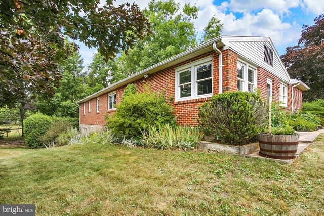 169 TRAIL RD, Hershey, PA 17033