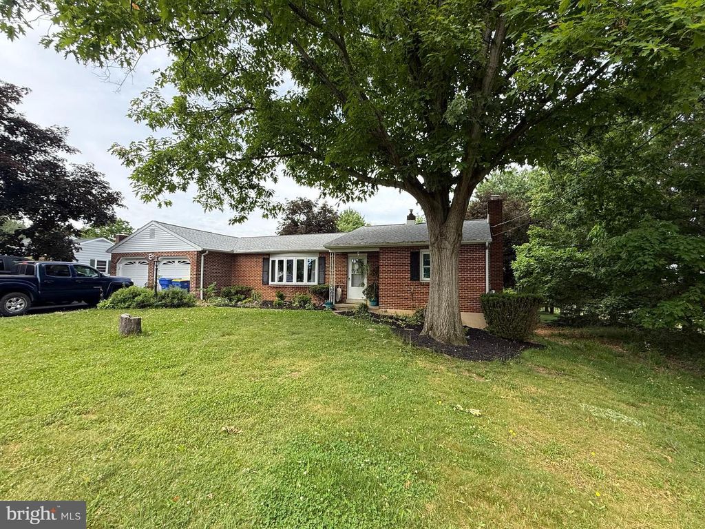 169 TRAIL RD, Hershey, PA 17033