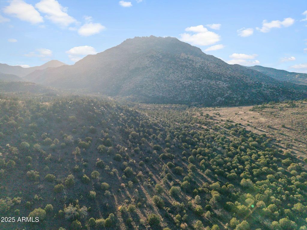 Image 2 of property listing at 2 Love Lane -, Prescott, AZ 86305