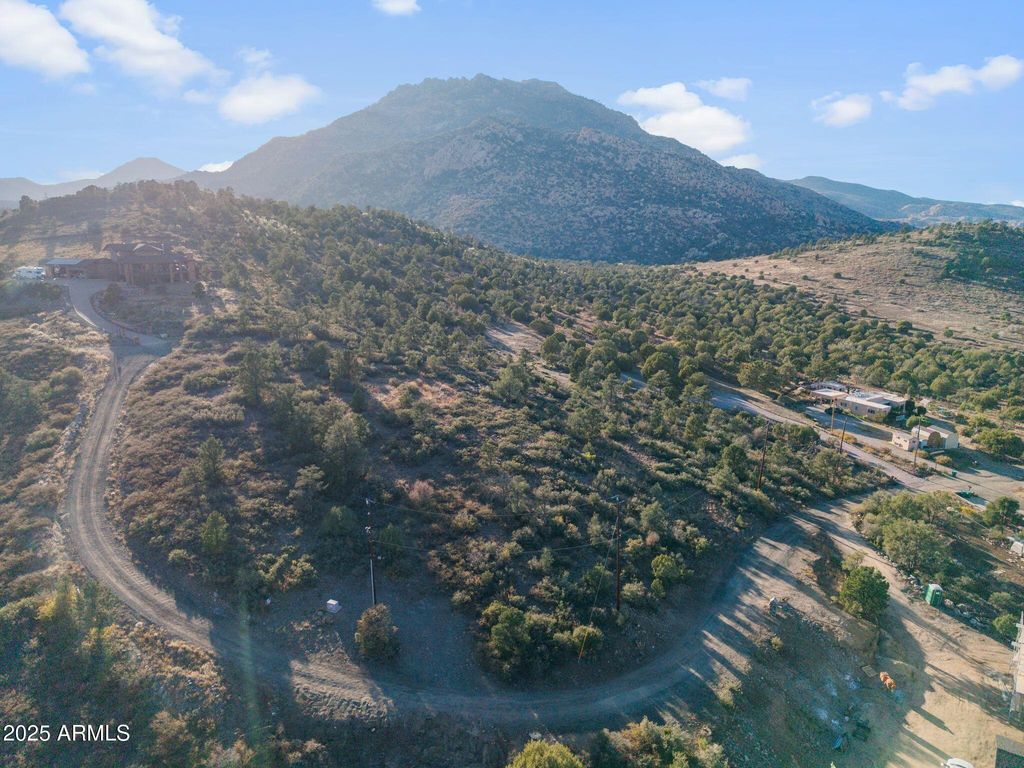 Image 9 of property listing at 2 Love Lane -, Prescott, AZ 86305