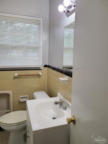 104 Ellinor Ct, Pensacola, FL 32507