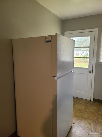 104 Ellinor Ct, Pensacola, FL 32507