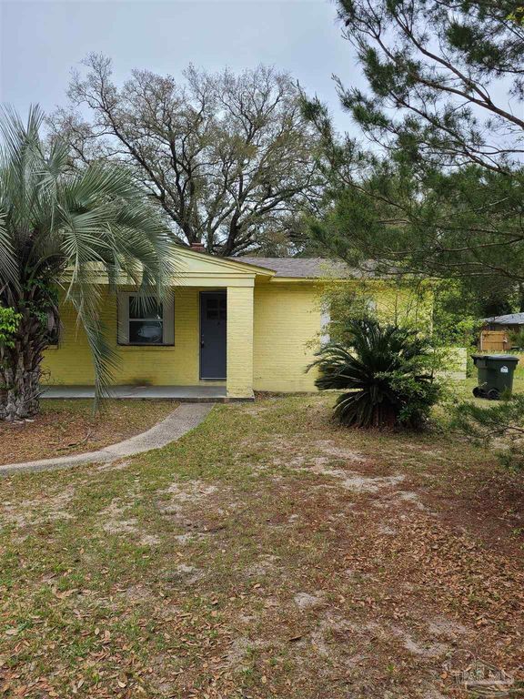 104 Ellinor Ct, Pensacola, FL 32507