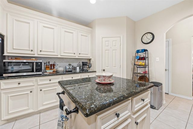 319 Palais Verde Road, Montgomery, TX 77356