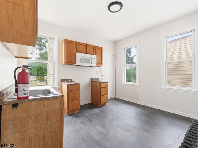 50 Arsdale Ter, East Orange City, NJ 07018